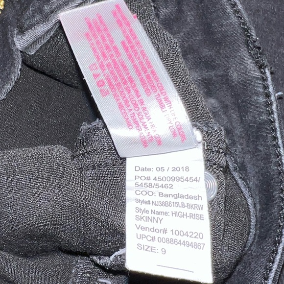 No boundaries Black jeans have stretch size 9 - Picture 6 of 7
